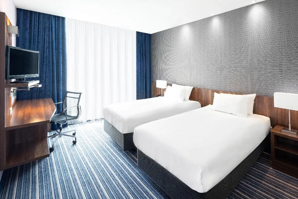 TWIN STANDARD Room, Holiday Inn Express Amsterdam-Sloterdijk Station, Amsterdam