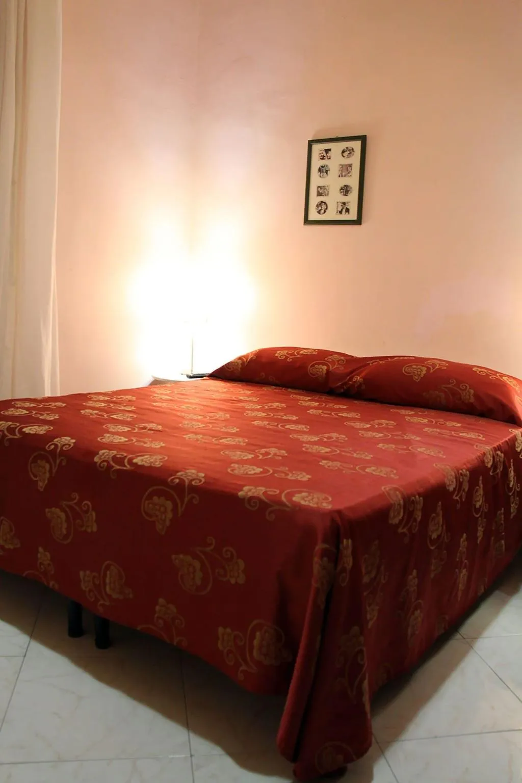 Room, Cinquestelle, Naples