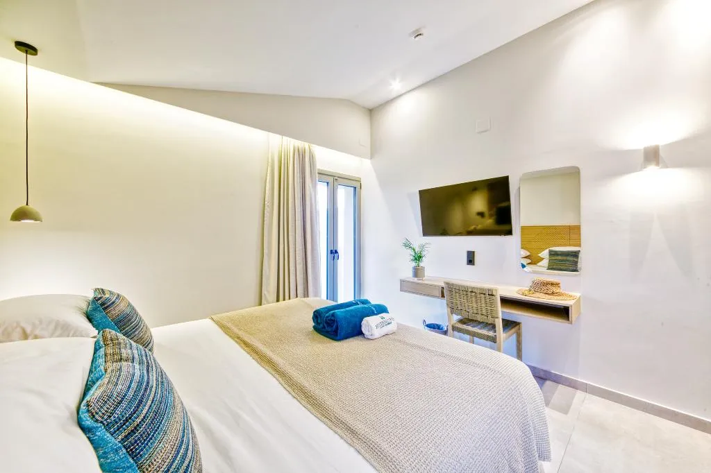 Double or Twin DELUXE SEA VIEW Room, Hidden Cove Corfu, Corfu