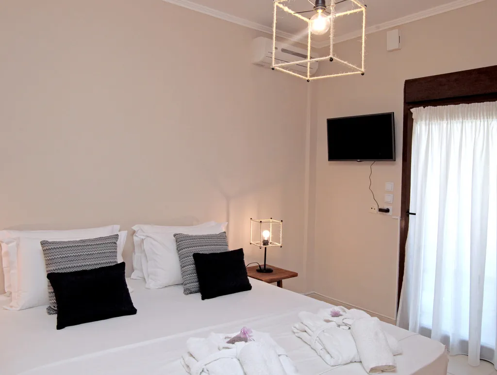 JUNIOR SUITE GARDEN VIEW Room, The Beach House, Halkidiki