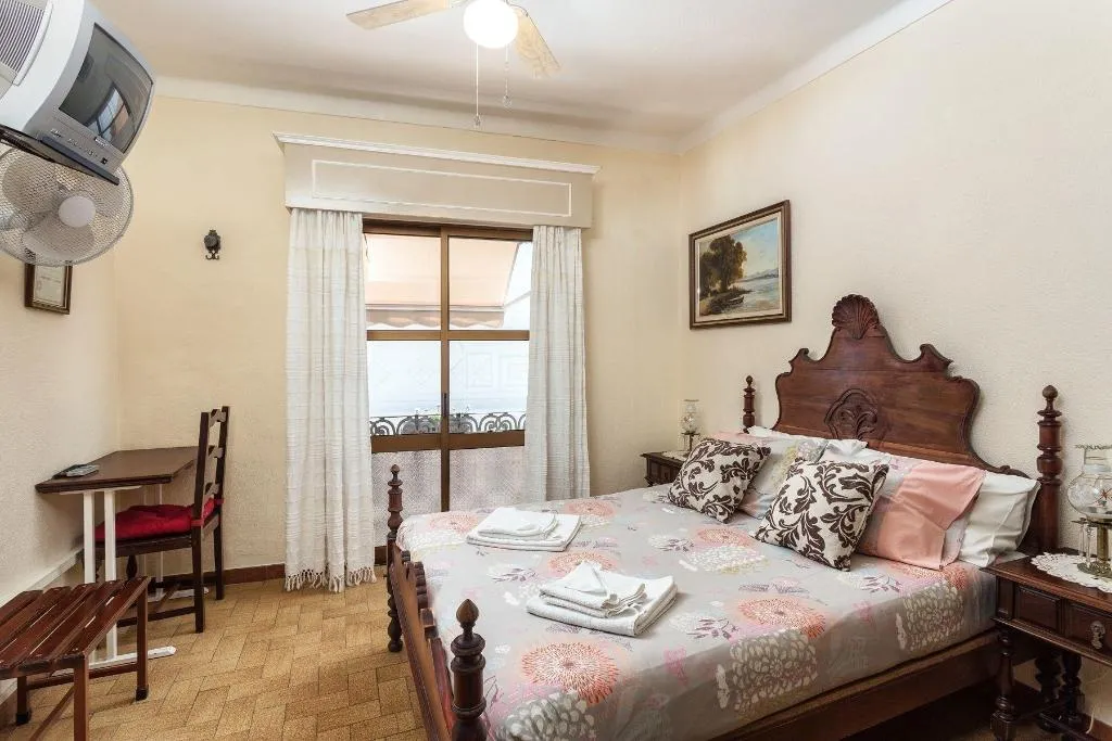 Room, Pension Bicuar, Algarve
