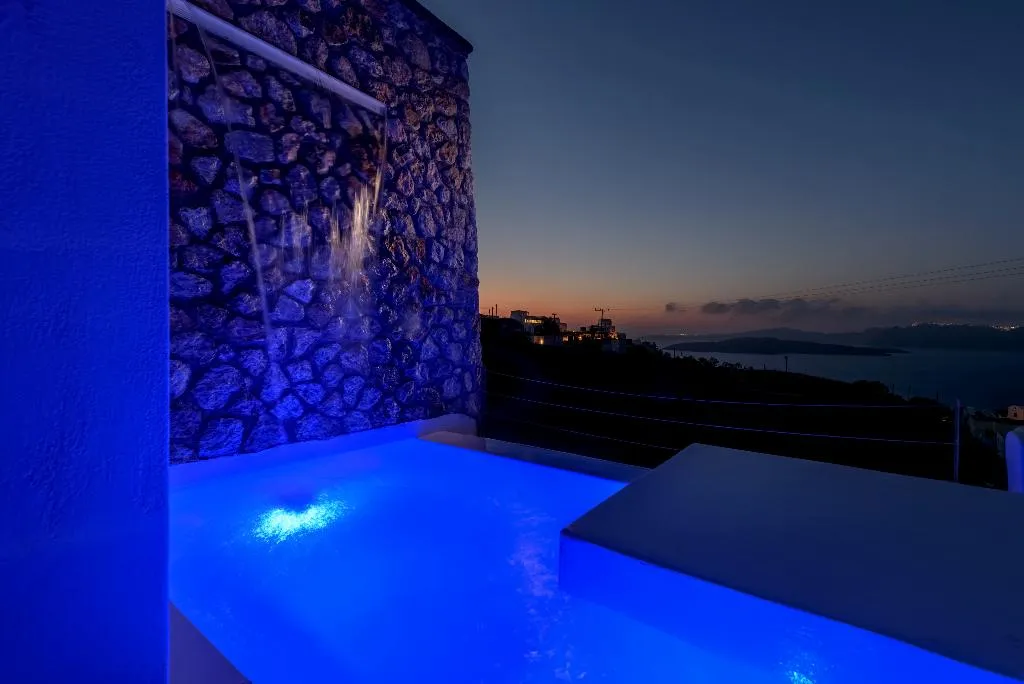 SUITE HONEYMOON Room, Earino Suites and Villas, Santorini