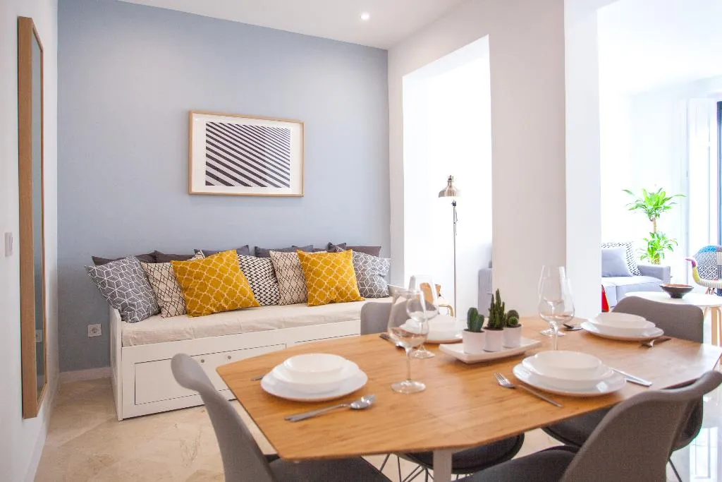 APARTMENT TWO BEDROOMS ONE BATHROOM Room, Gran Central Suites, Madrid