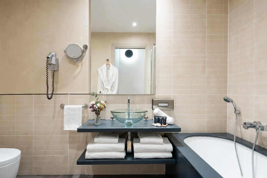 Double or Twin COMFORT Room, Leonardo Boutique Hotel Rome Termini, Rome