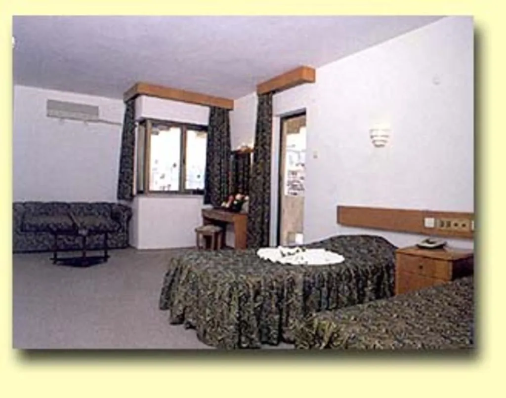 Room TWO BEDS Room, Dias, Izmir