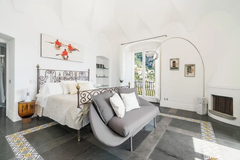 SUITE SEA VIEW KING BED Room, Villa Magia, Naples
