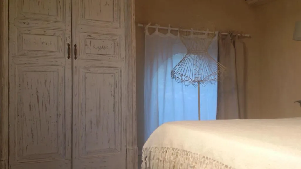 Room, Riserva Del Noce, Catania