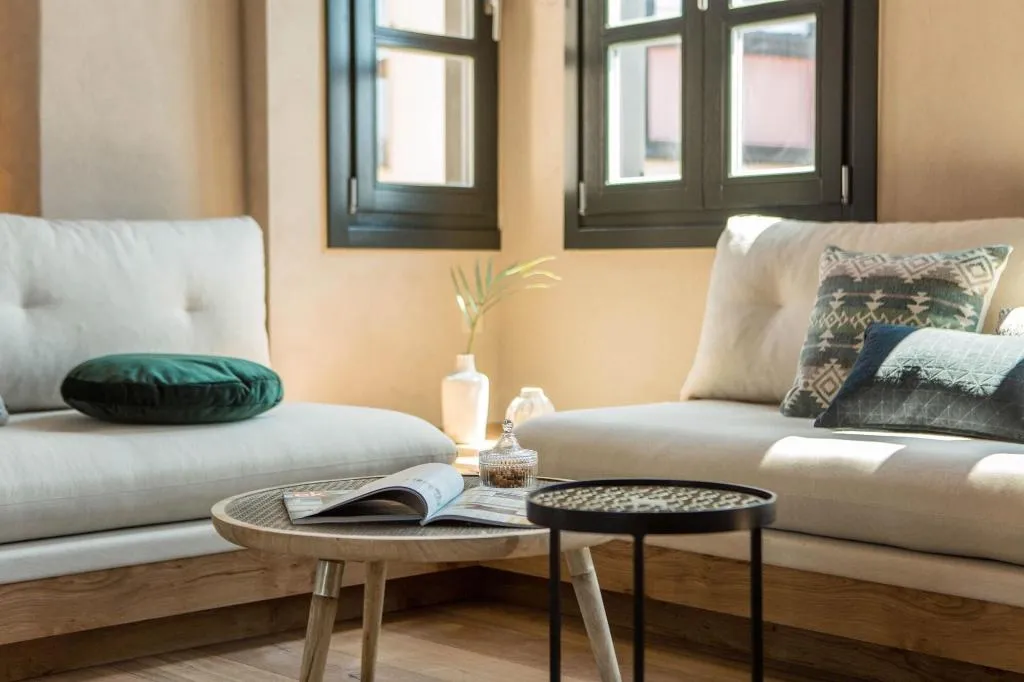 Room, J&G Suites, Crete