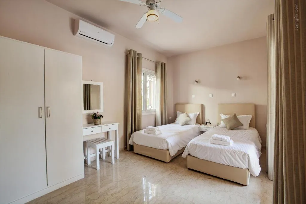 VILLA TWO BEDROOMS Room, Paradise Village, Corfu