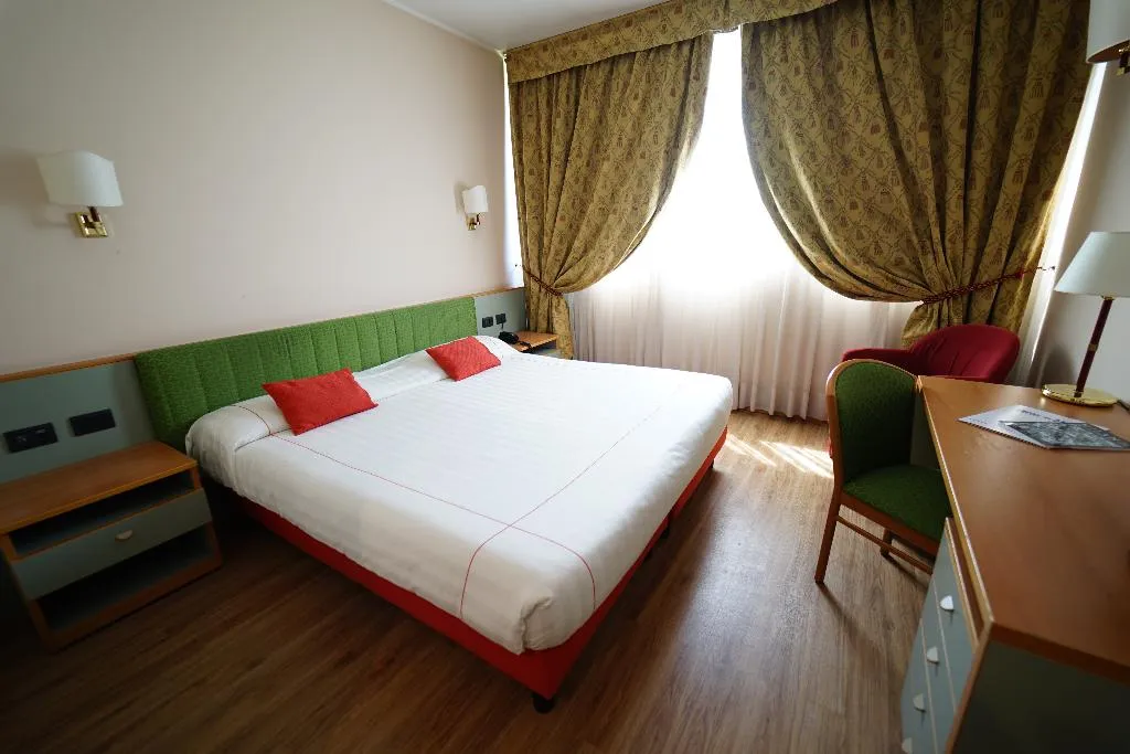 DOUBLE STANDARD Room, Rege Hotel, Milan
