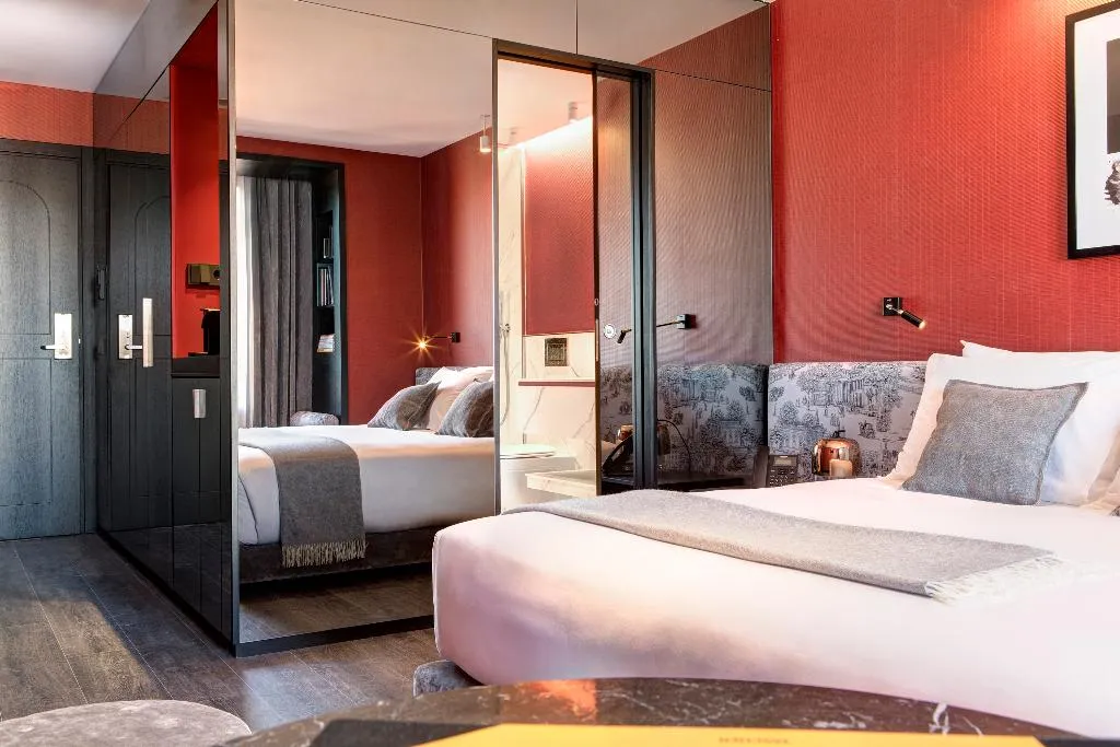 DOUBLE STANDARD Room, The Pavilions Madrid, Madrid