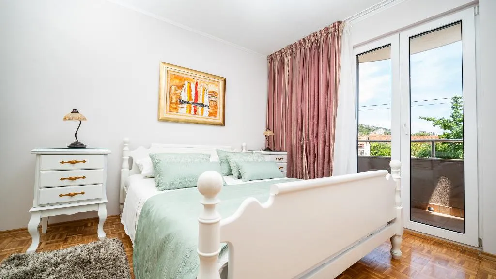 APARTMENT CAPACITY 4 TWO BEDROOMS Room, Villa Rustica Dalmatia, Split