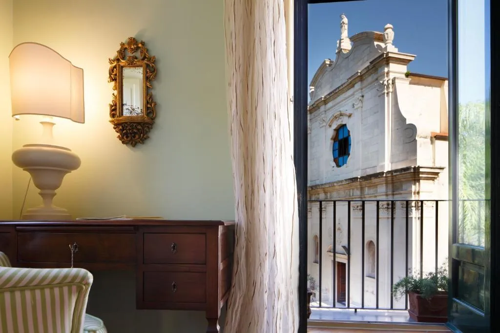 Room, Palazzo Marziale, Naples