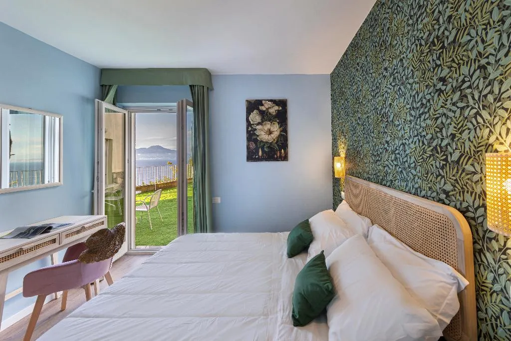 DOUBLE SUPERIOR Room, Hotel Villa  Lubrense Sorrento, Naples