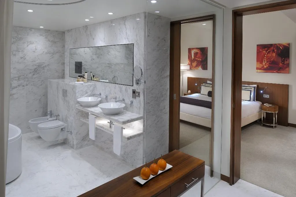 Room, Media One, Dubai