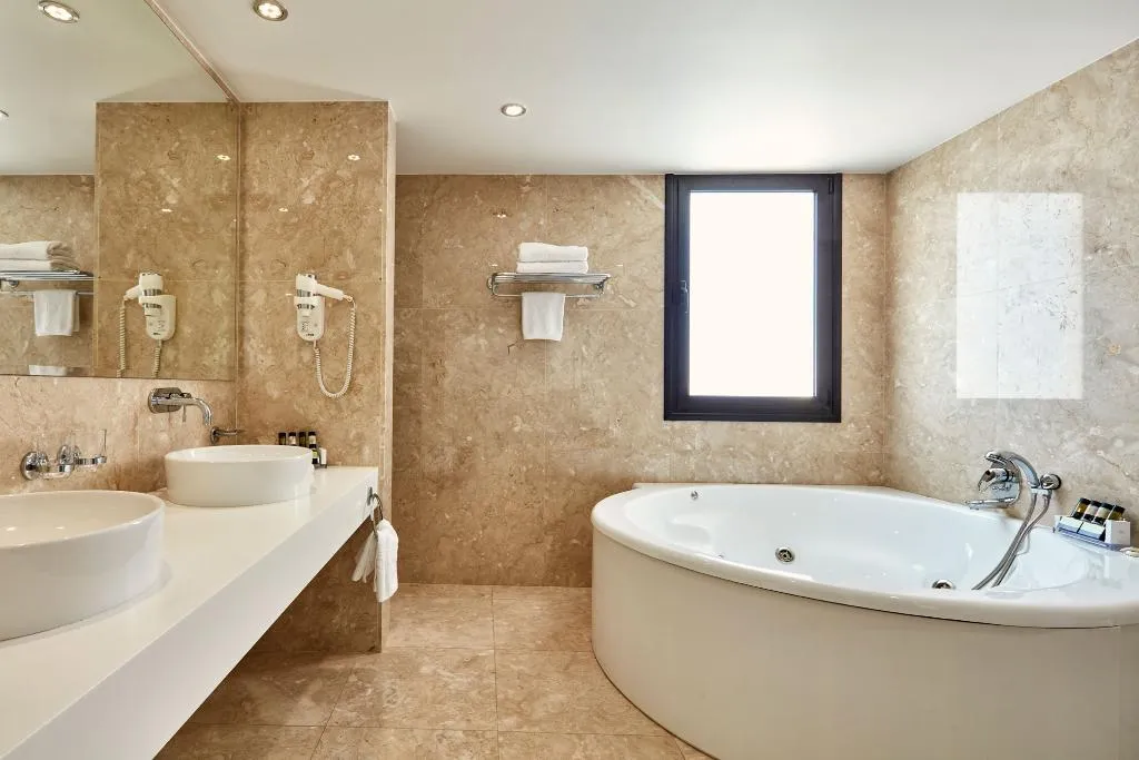 SUITE SEA VIEW Room, Grecian Bay, Cyprus