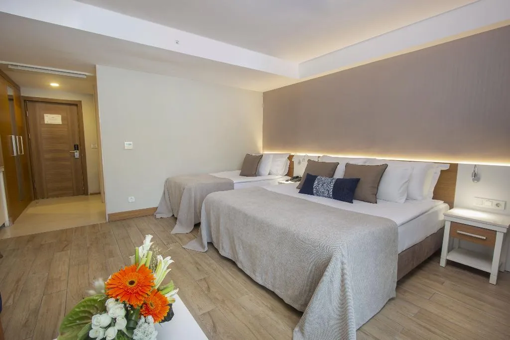 TRIPLE SUPERIOR LAGOON VIEW Room, Sherwood Exclusive Kemer, Antalya