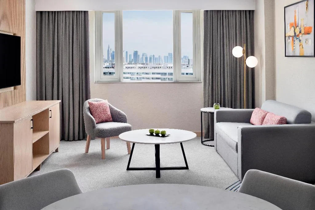 SUITE KING SIZE BED Room, Crowne Plaza Jumeirah, Dubai