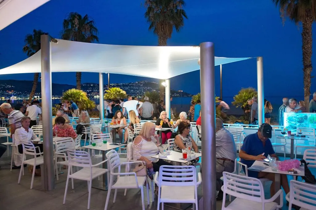 Terrace, Montecarlo, Costa Brava