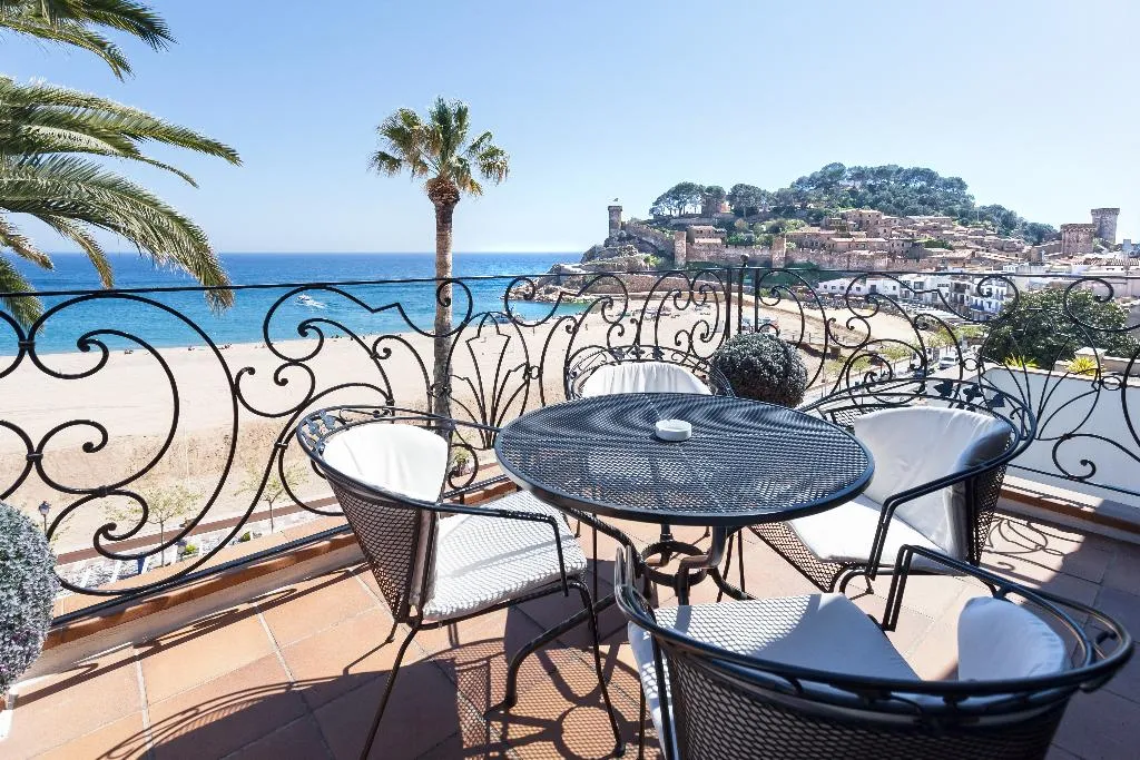 Room, Diana, Costa Brava