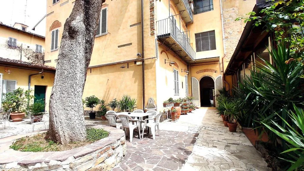 Terrace, Rita Major, Florence