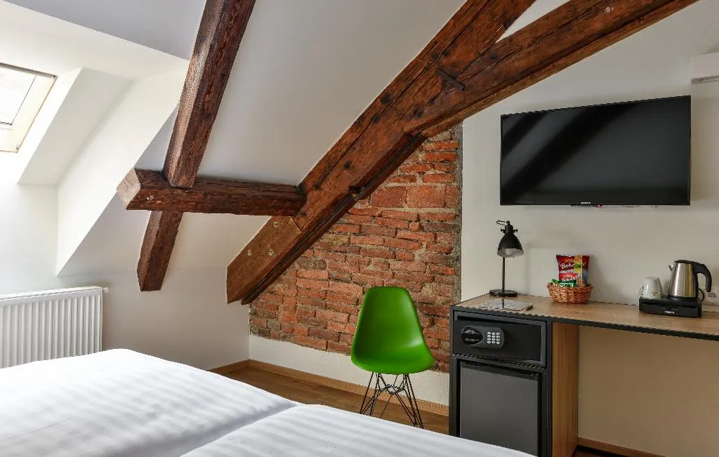 DOUBLE BASIC Room, Hotel Garden Court Prague, Prague
