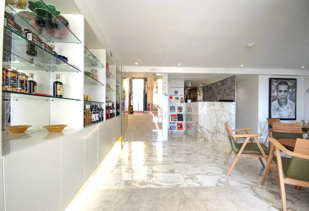 Lobby, Solar Dos Mouros, Lisbon