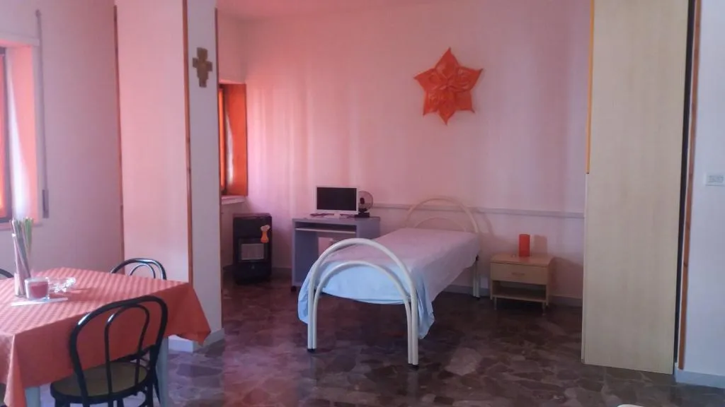 Room, B&B Central City, Naples