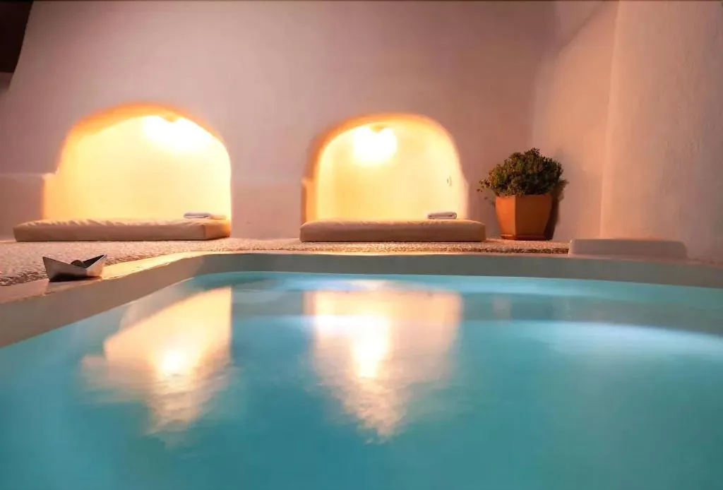 SUITE WITH JACUZZI WITH VIEWS Room, Kapari Natural Resort - member of Unique Lodges Na, Santorini