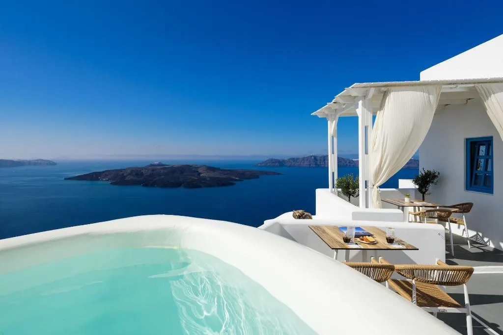 Room, Kamares Apartments, Santorini