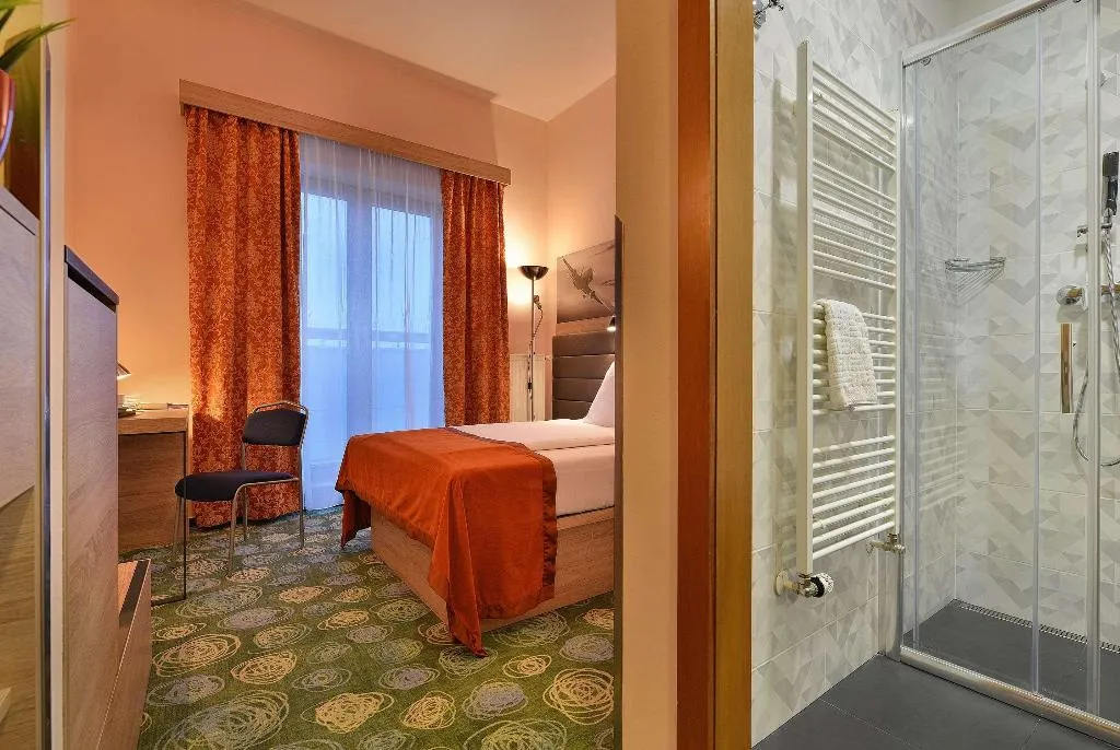Room, Ramada Airport Prague, Prague