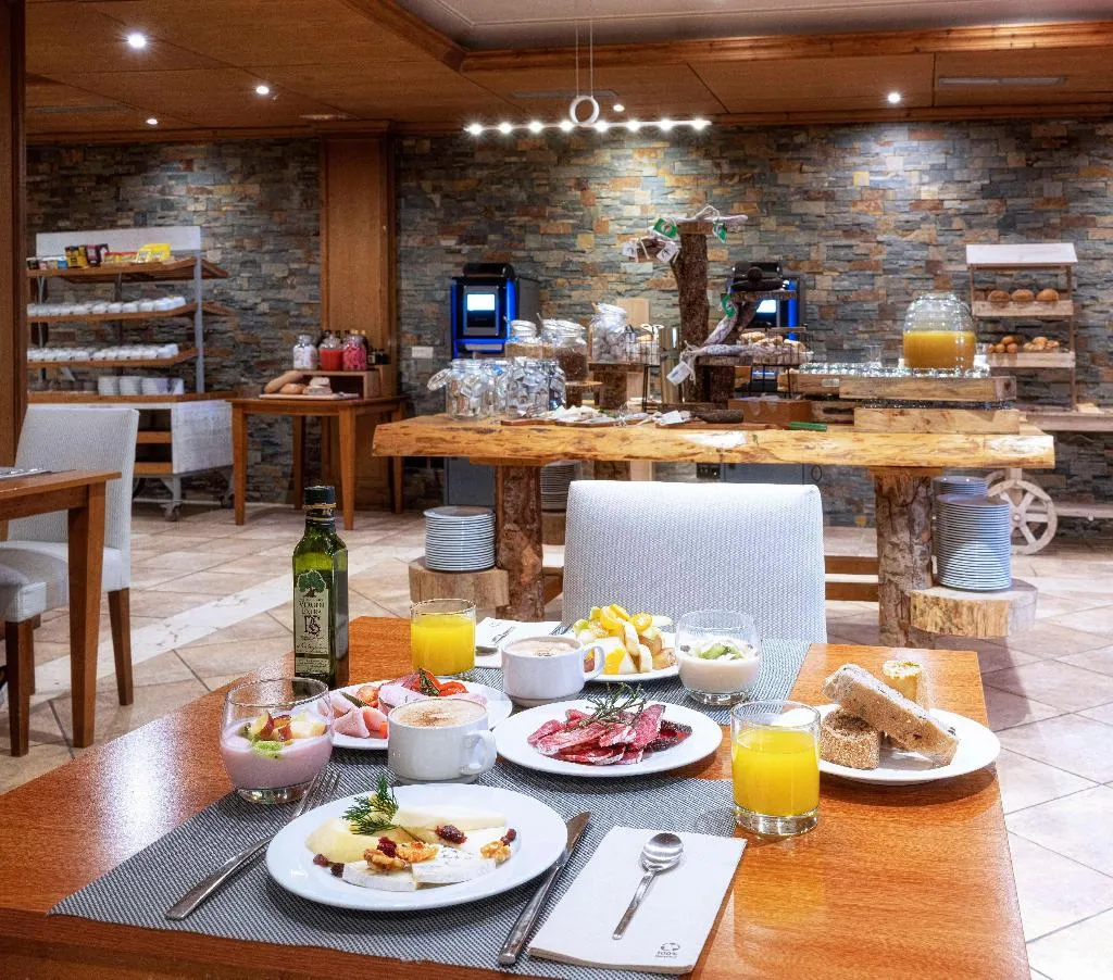 Restaurant, Vielha Val d’Arán Affiliated by Melia, Costa Brava