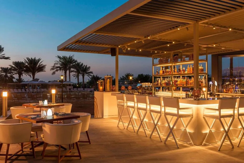 Restaurant, Le Royal Meridien Beach Resort and Spa, Dubai