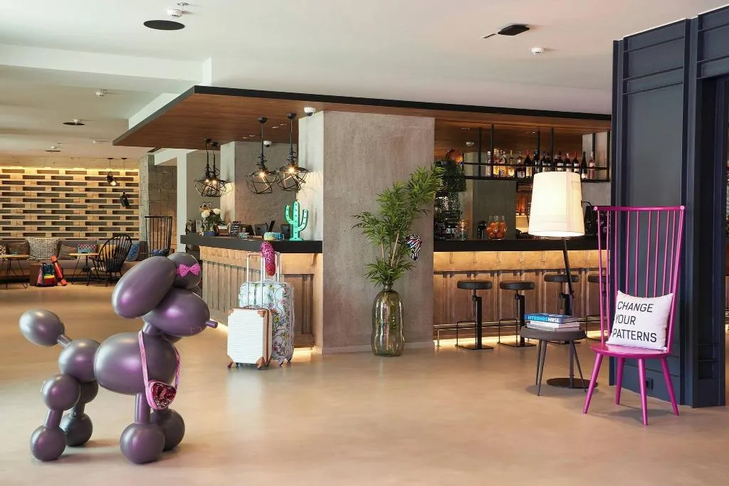 Lobby, Moxy Patra Marina, Athens