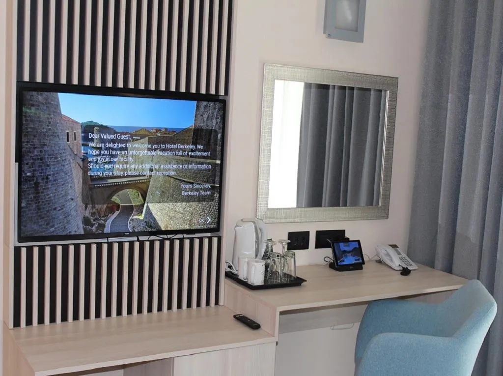 DOUBLE STANDARD Room, Berkeley, Dubrovnik