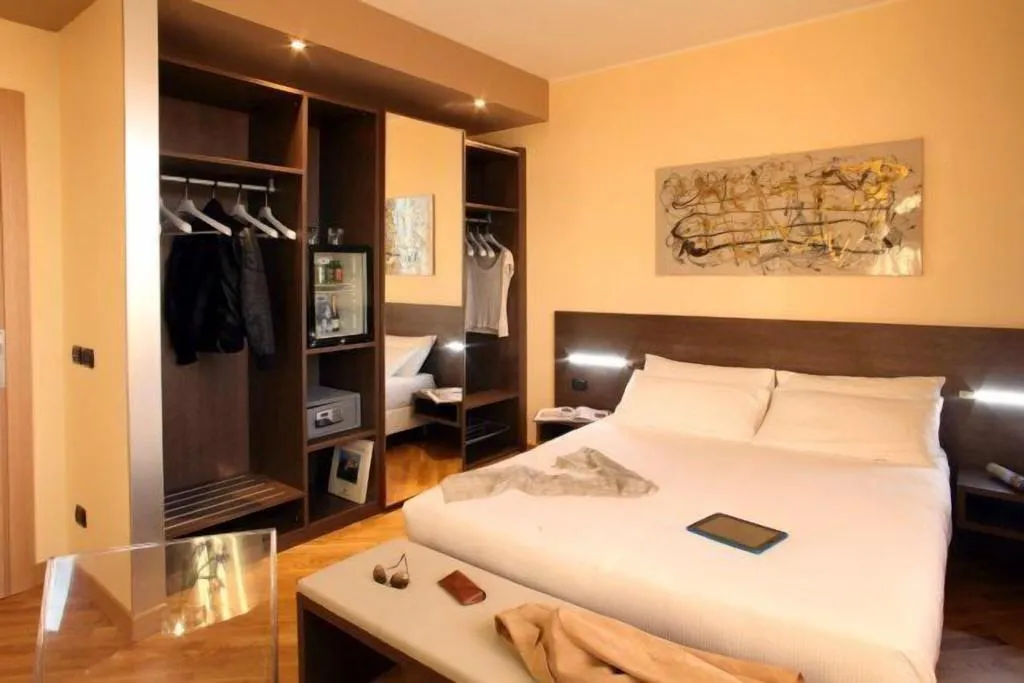 Double or Twin SUPERIOR ONE BEDROOM Room, Villa Mercede, Rome