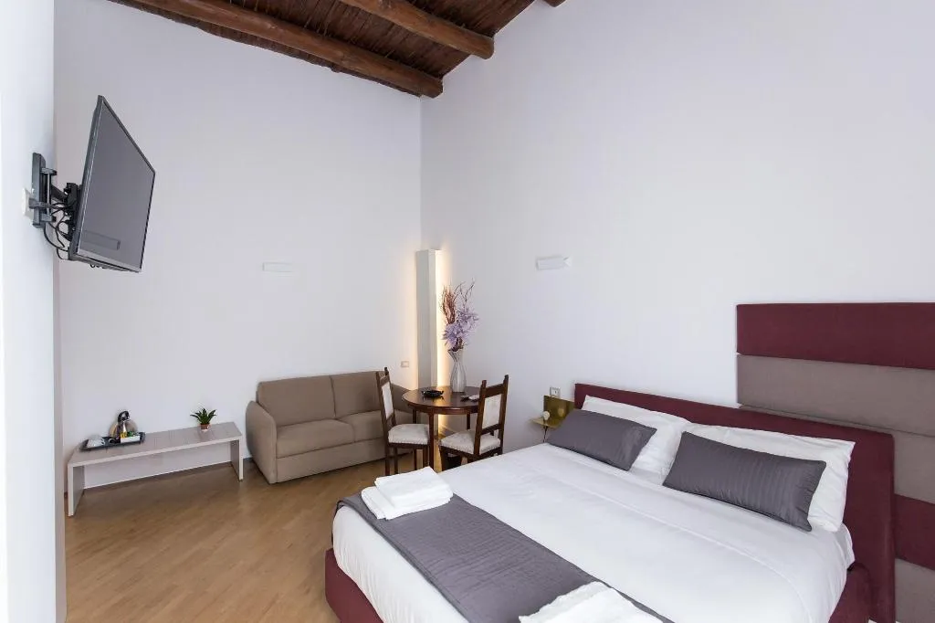 Room, Savoy Riviera, Naples