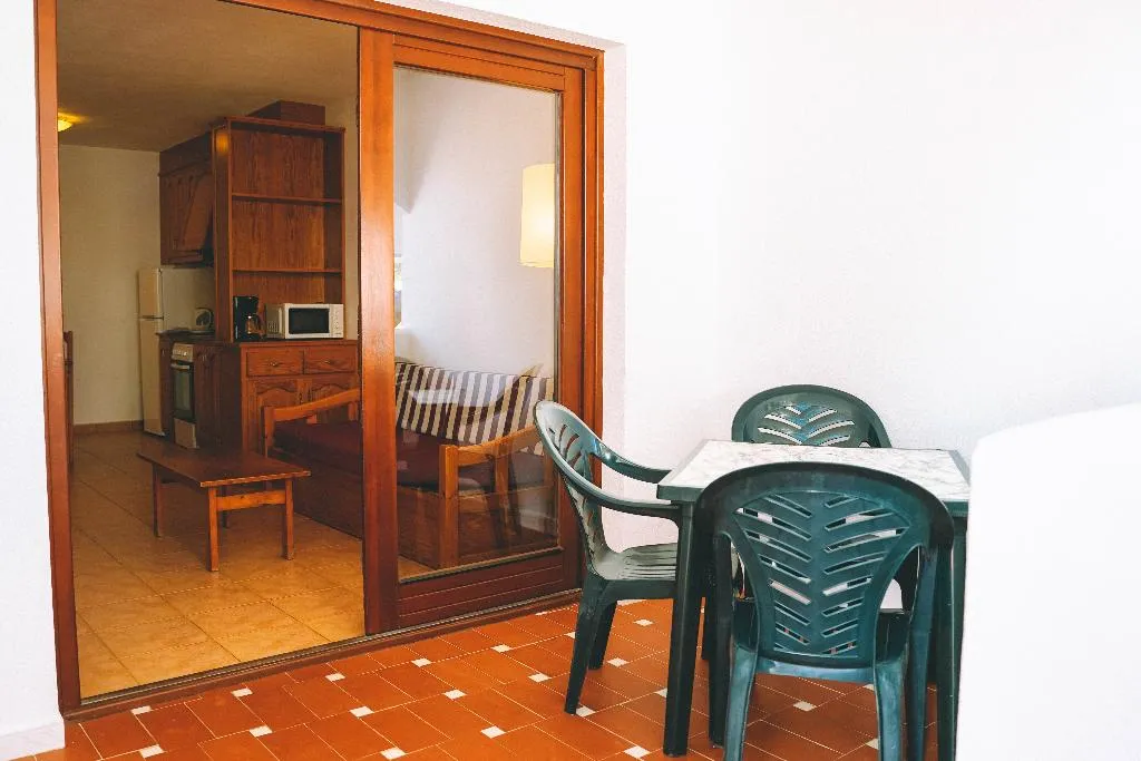 FAMILY ROOM WITH AIR CONDITIONING Room, Apartamentos Playa Parc, Menorca