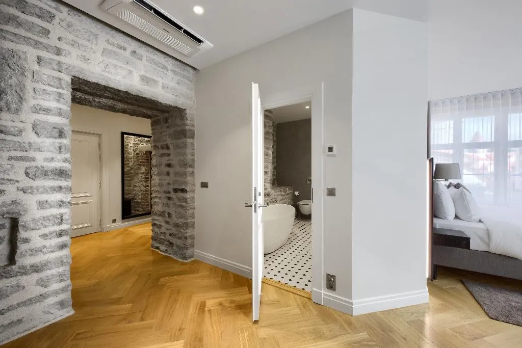 JUNIOR SUITE DELUXE Room, Nunne Boutique Hotel, Tallinn