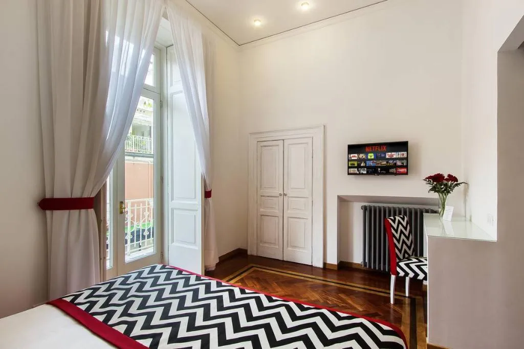 FAMILY ROOM DELUXE CITY VIEW Room, Palazzo Starace, Naples