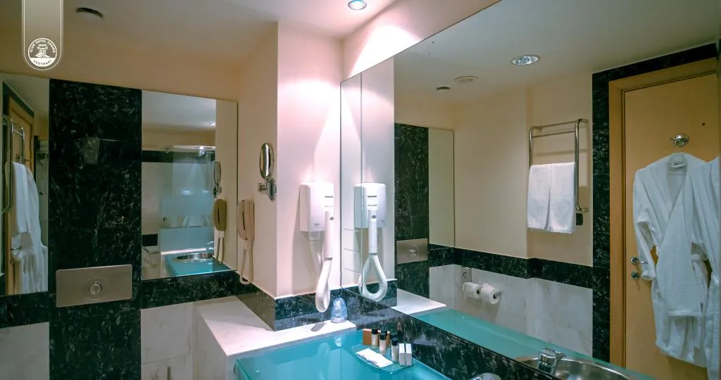 Double or Twin EXECUTIVE MOUNTAIN VIEW Room, Club Hotel Casino Loutraki, Kalamata
