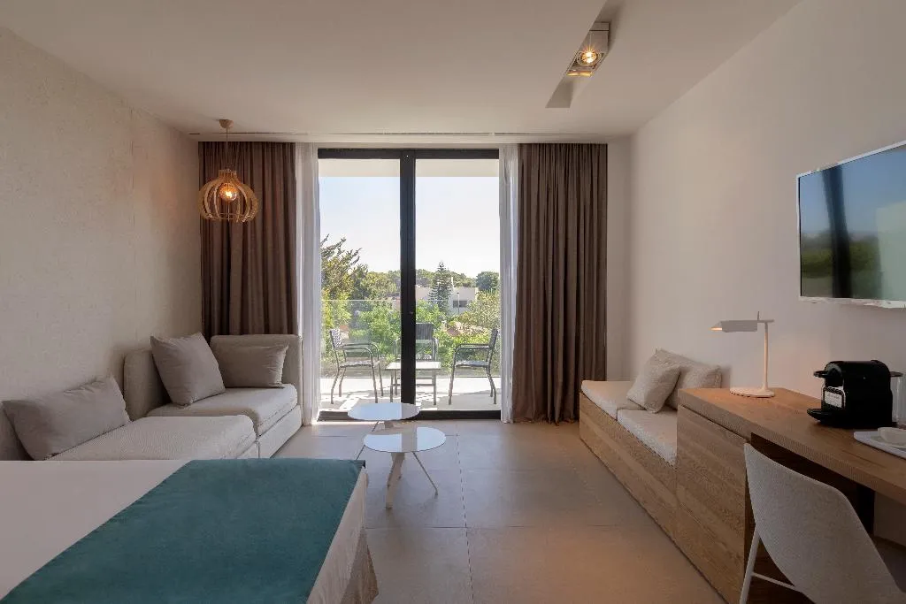 JUNIOR SUITE WITH TERRACE Room, Cosmopolitan, Majorca