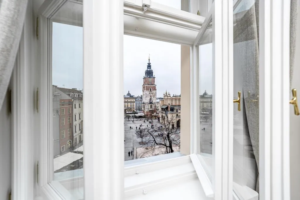 STUDIO SUPERIOR CITY VIEW Room, Venetian House Market Square Aparthotel, Krakow