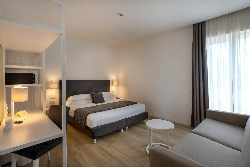 Double or Twin COMFORT Room, Hotel Isabella Sorrento, Naples
