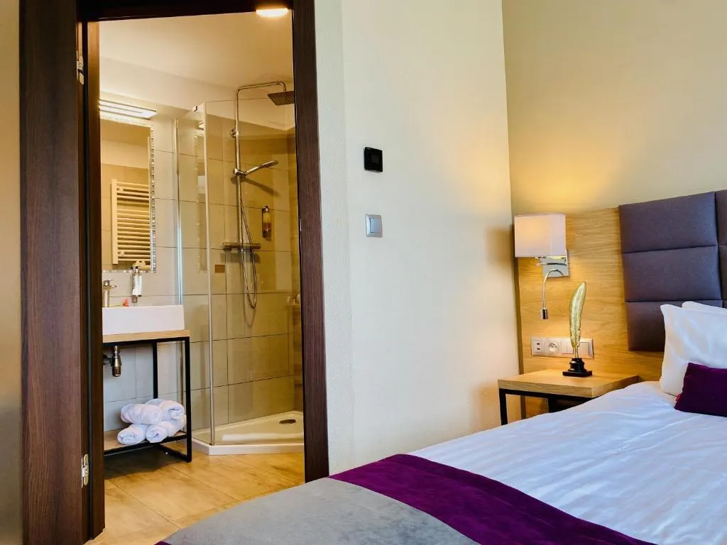 Double or Twin STANDARD Room, Conrad Comfort Hotel, Krakow