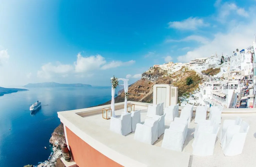 Sports and Entertainment, Villa Bordeaux, Santorini