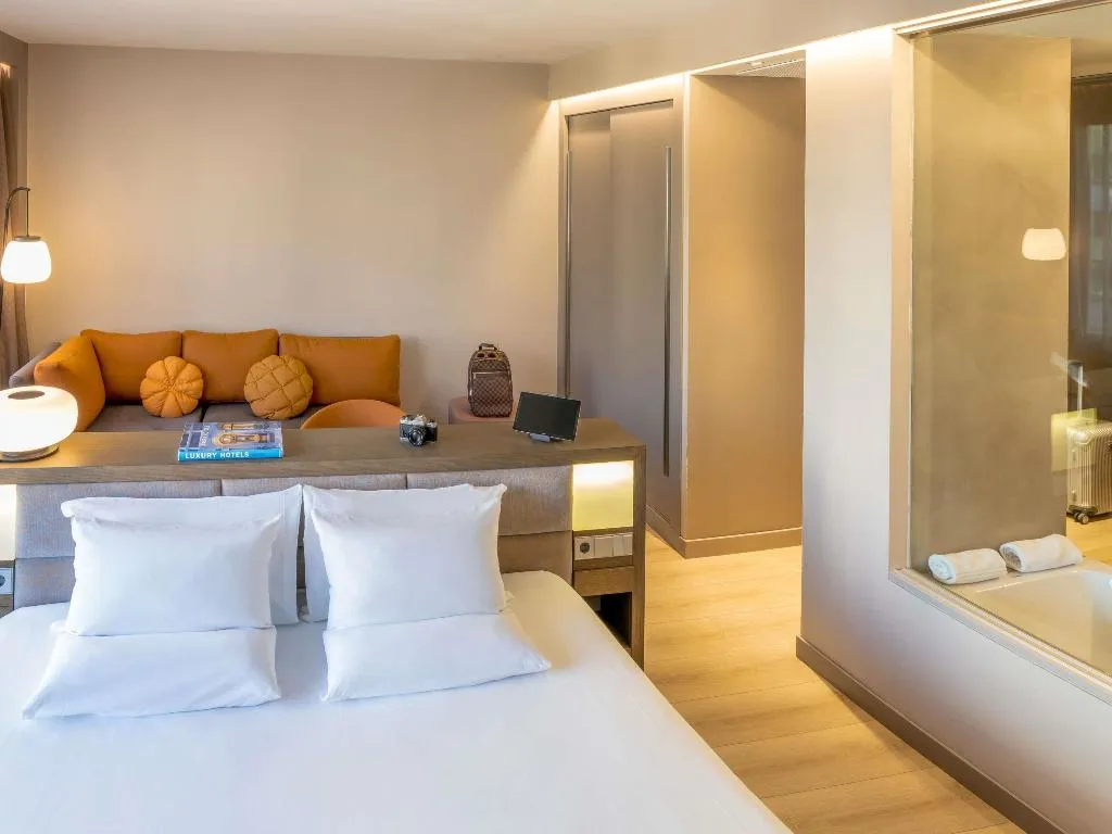JUNIOR SUITE STANDARD Room, Novotel Madrid Feria and Airport, Madrid