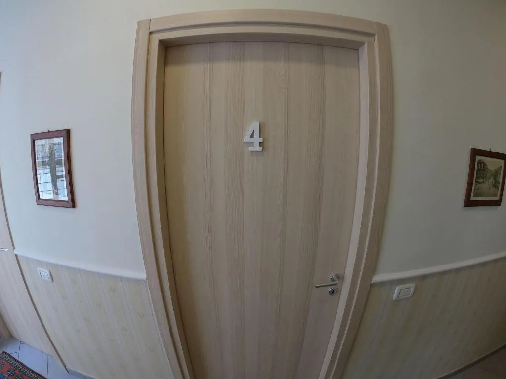Room, B&B 248, Naples