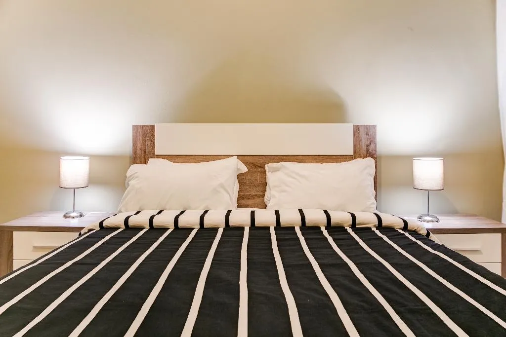 Double or Twin ONE BEDROOM WITH AIR CONDITIONING Room, Hostel Seven Hills, Lisbon