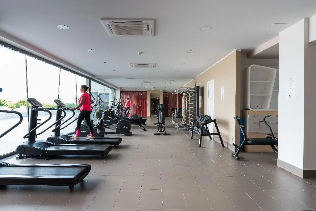 Sports and Entertainment, Saracen Sands Hotel & Congress Centre, Palermo